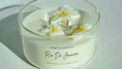 Tropical floral 2-wick candle with vanilla 