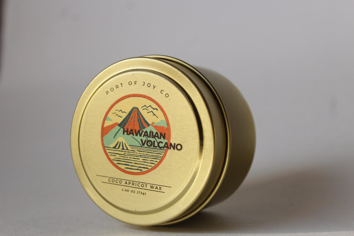 Tropical beach candle with fresh fruit, watery accords, and smooth driftwood fragrance.