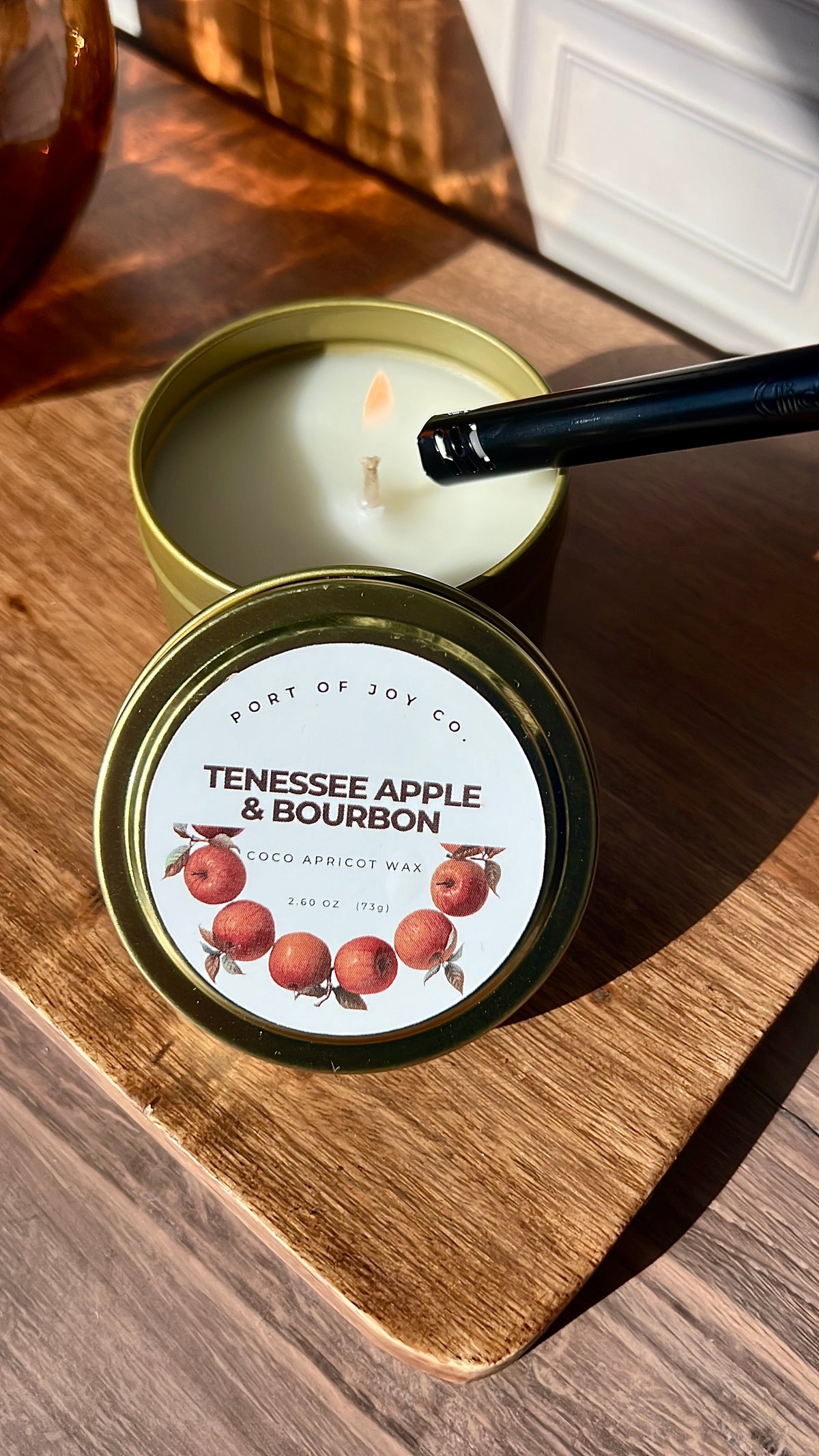 Apple Bourbon travel candle with apple, cinnamon, bourbon and maple scent
