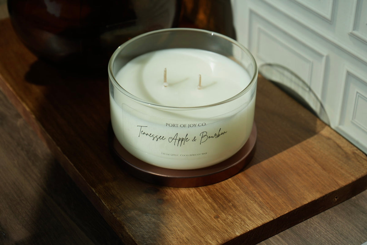 Fall scented candle featuring apple, cinnamon, bourbon, vanilla and maple