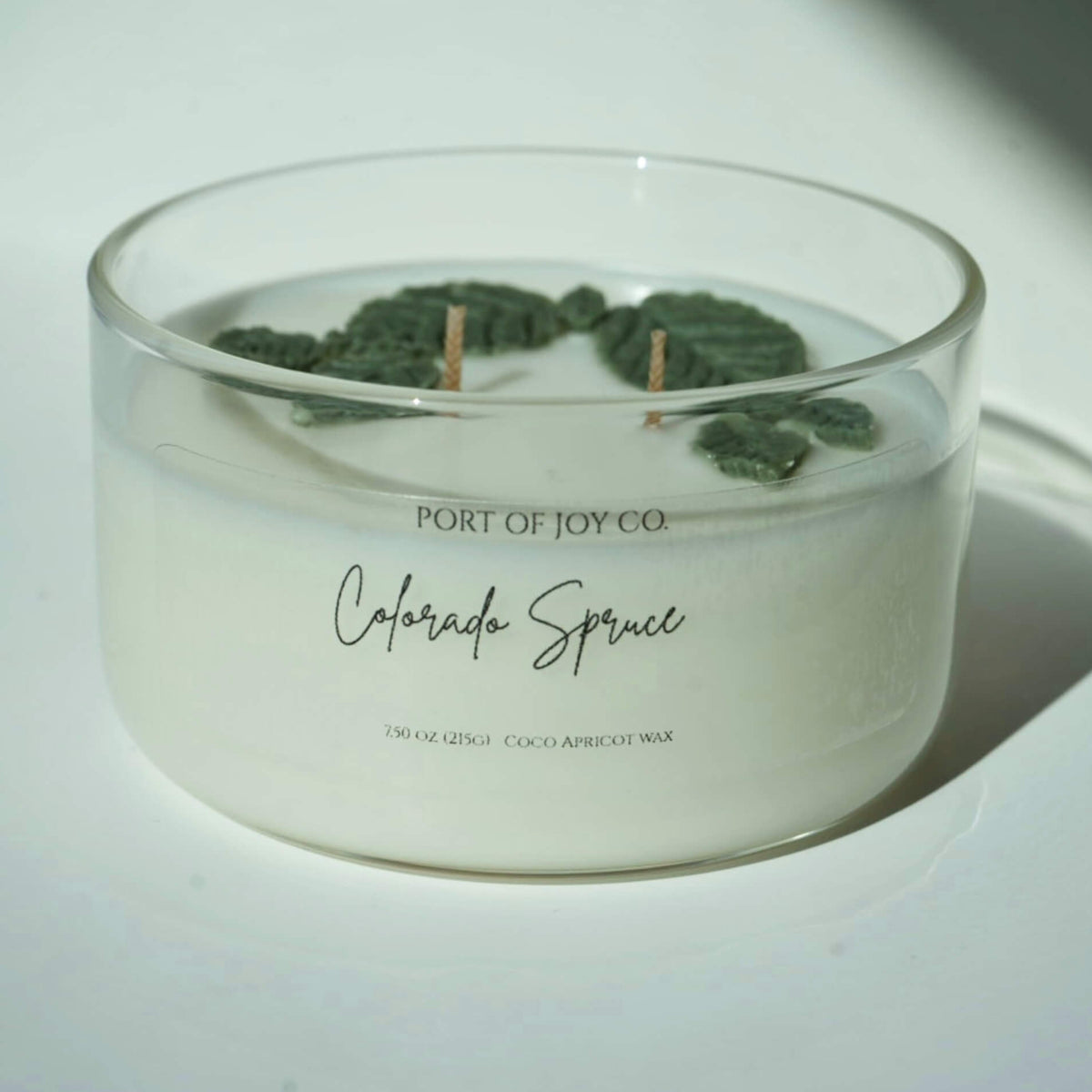 holiday candle 2 wick with scent of colorado winter spruce