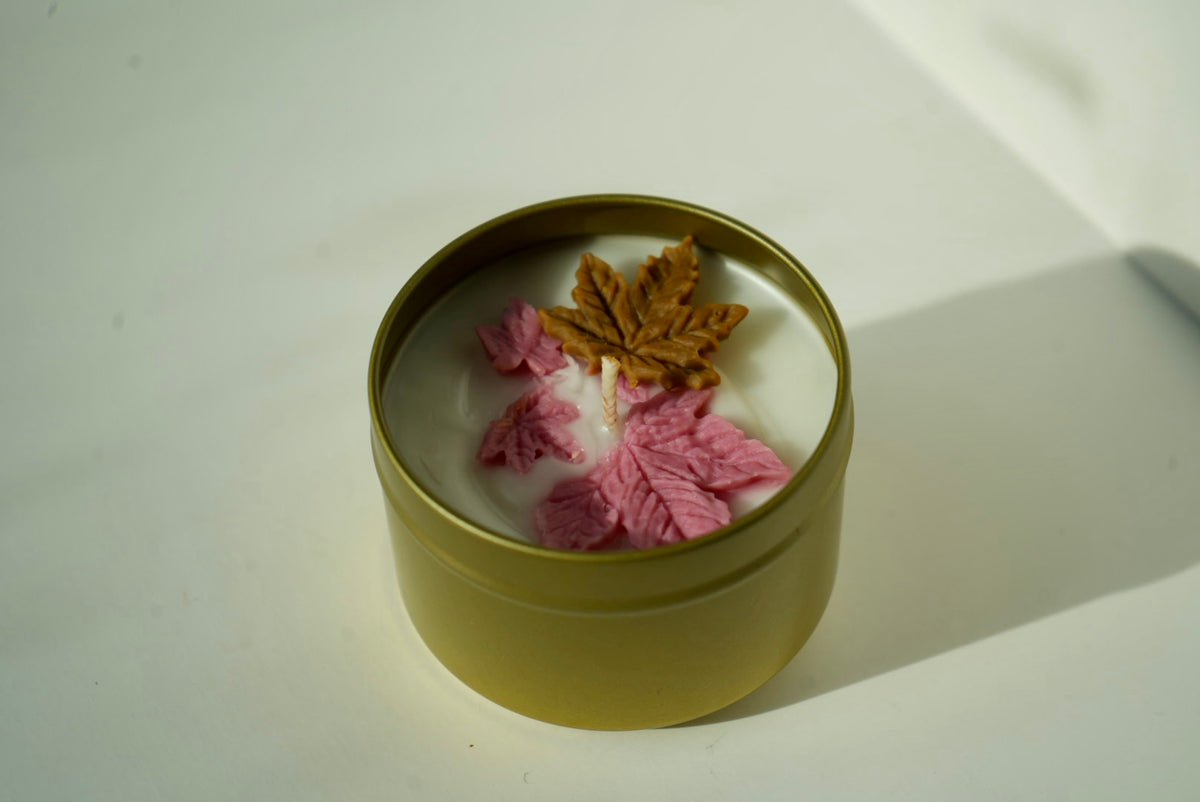 Cashmere Cedar winter mini candle with warm musk and cedarwood scent