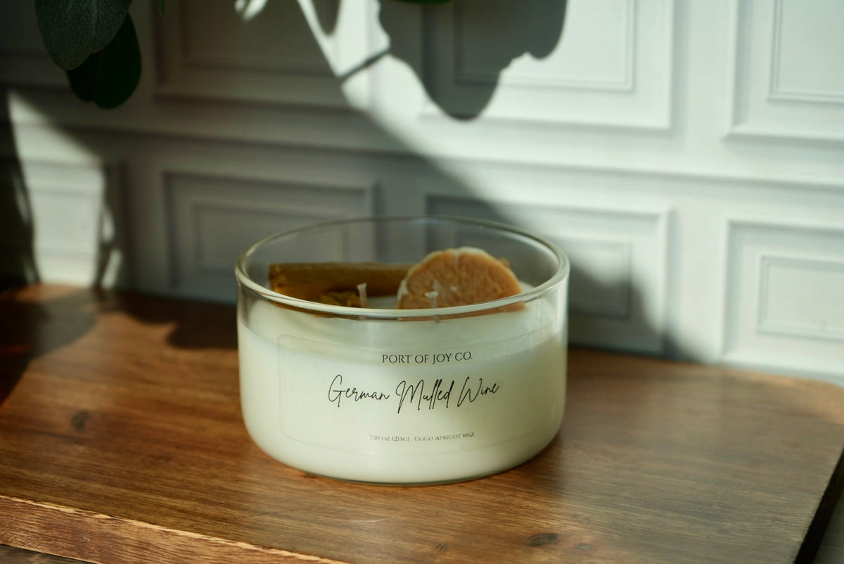 Mulled wine candle with orange peel, cinnamon and warm seasonal spices
