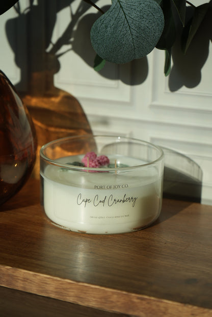 Gourmand cranberry candle with cranberry, sugar, and warm spices