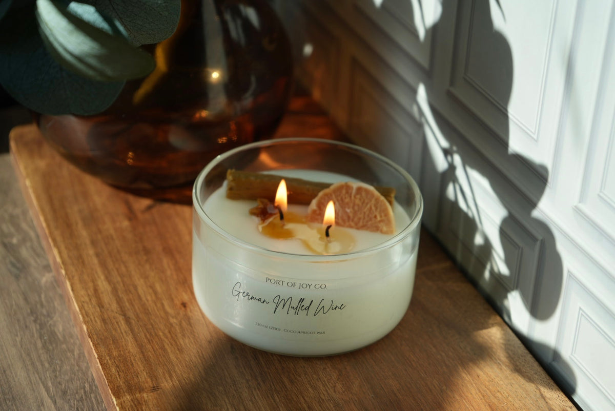 Mulled wine Christmas candle with orange, cinnamon and red wine scent