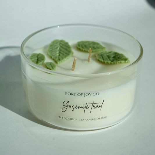 yosemite trail candle, woodsy and fresh scent